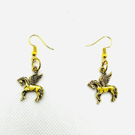 ペガサス　ゴールド　ピアス