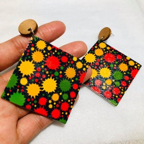 アフリカンプリント　木製　ウッドピアス　African print