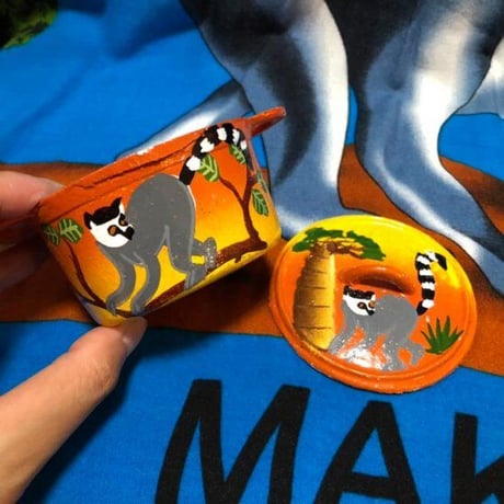 マダガスカル　ハンドメイド　バオバブ　ワオキツネザル　小物入れ　Madagascar Accessory Case