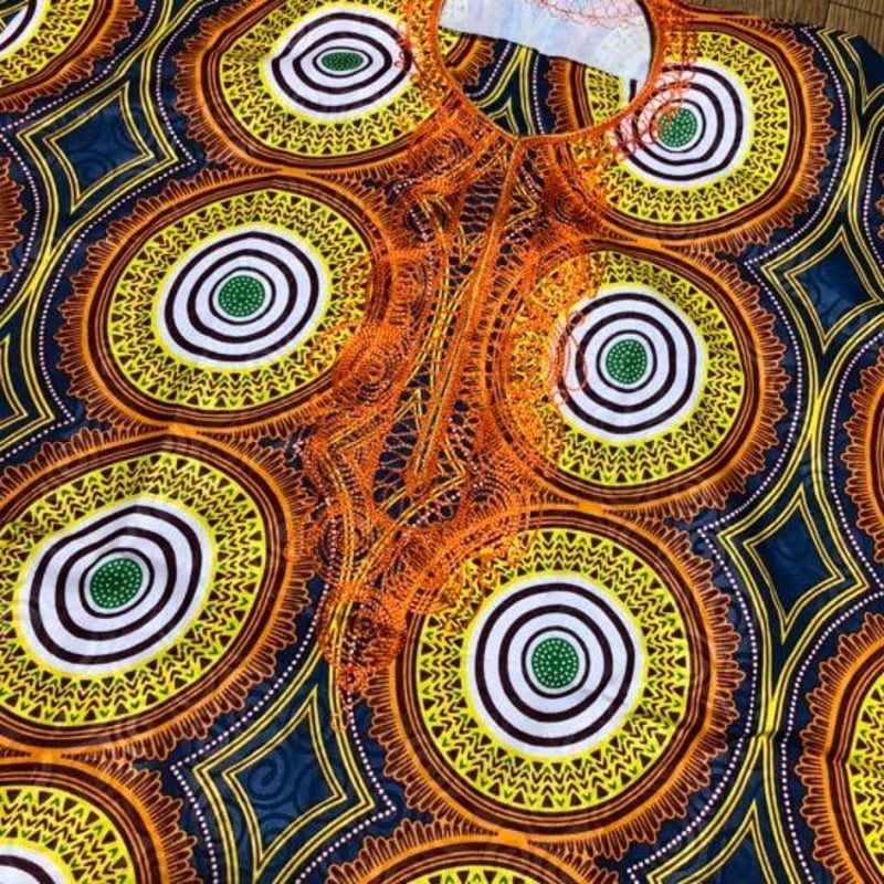 《SALE》刺繍入り　アフリカンプリント　アフリカ大陸　ダシキ