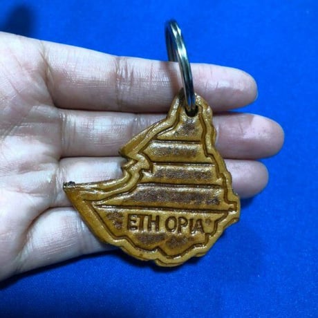 《Fair trade/売上10%を孤児院募金》エチオピア　アフリカ大陸　アムハラ語　レザー　キーホルダー　Africa Ethiopia Key Holder