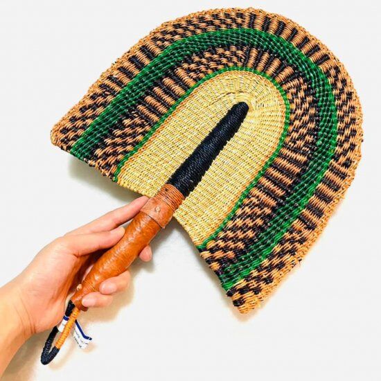 古作 アフリカ　ブルキナファソ　エレファントグラス　うちわ　団扇 Made in Burkina Faso アフリカ ブルキナファソ ハンドメイド 手織り