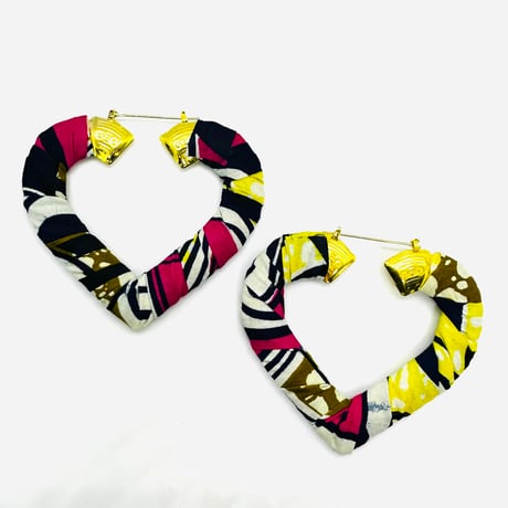 アフリカンプリント　アフリカンバンブーピアス　アフリカ布　ハンドメイド　バンブーピアス　ハート　hiphop african print