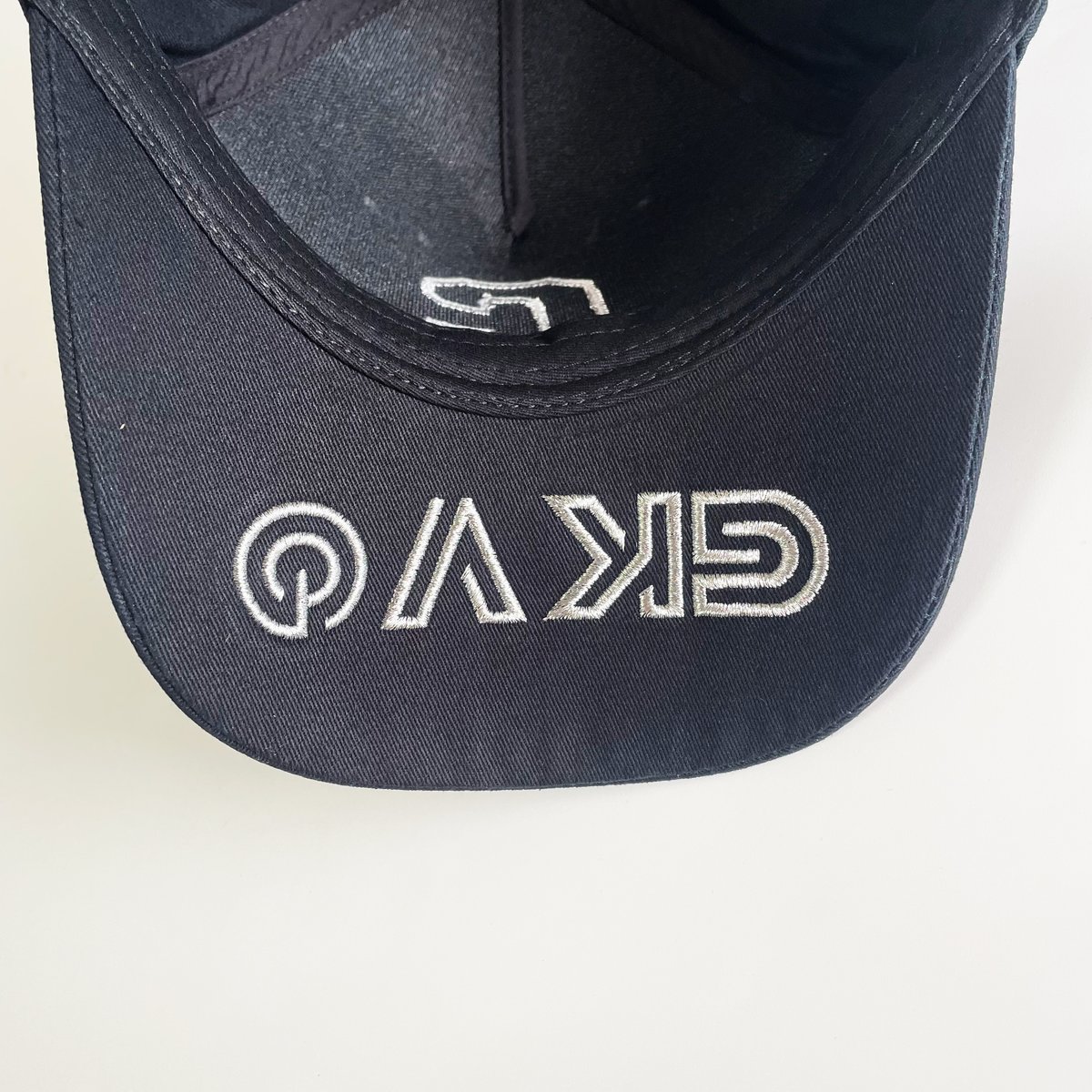 THREE-DIMENSIONAL C EMBROIDERY CAP BLACK/WHITE