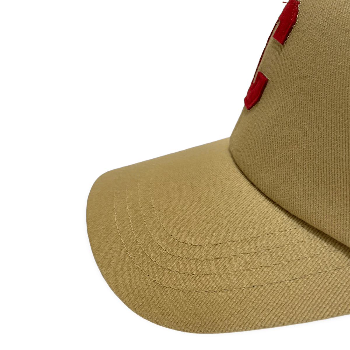 ベースボールキャップ　Cロゴ　ベージュ　ブラック CHUCK（チャック）の「【UNISEX】CHUCK／CロゴBALL CAP 2959444