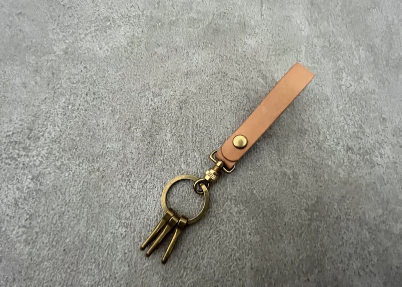 Loop keychain ループキーホルダー <A> | ナチュラル系 レザー Loop keychain ループキーホルダー <A> | ナチュラル系 レザー