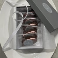 カルピスバタークリームサンド【ノワゼットフランボワーズ】（冷蔵便）
