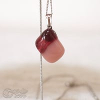 2色のガラスのネックレス(ワインレッドとピンク)