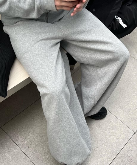 (予約商品)  Loose Sweat Pants