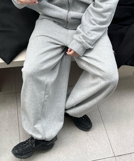 (予約商品)  Loose Sweat Pants