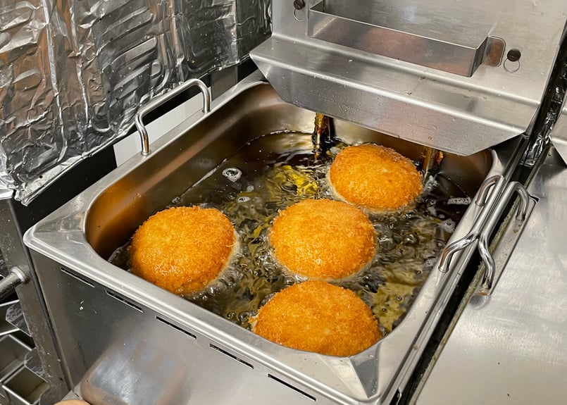 人気No.1 😁岡崎おうはん入りキーマカレーパン】《単品種 5個入り・10