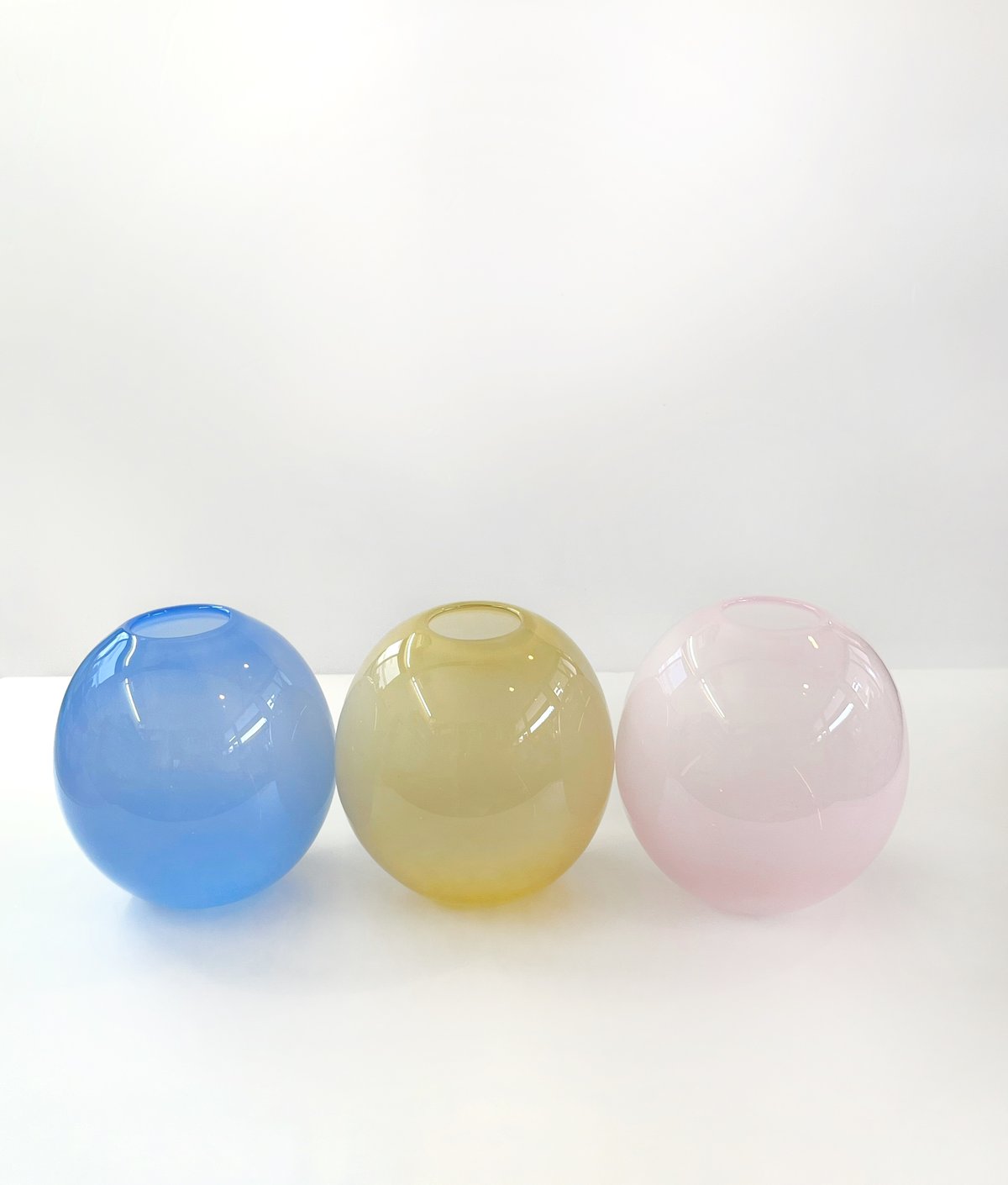 Balloon vase S -dutch blue- | iino naho glas