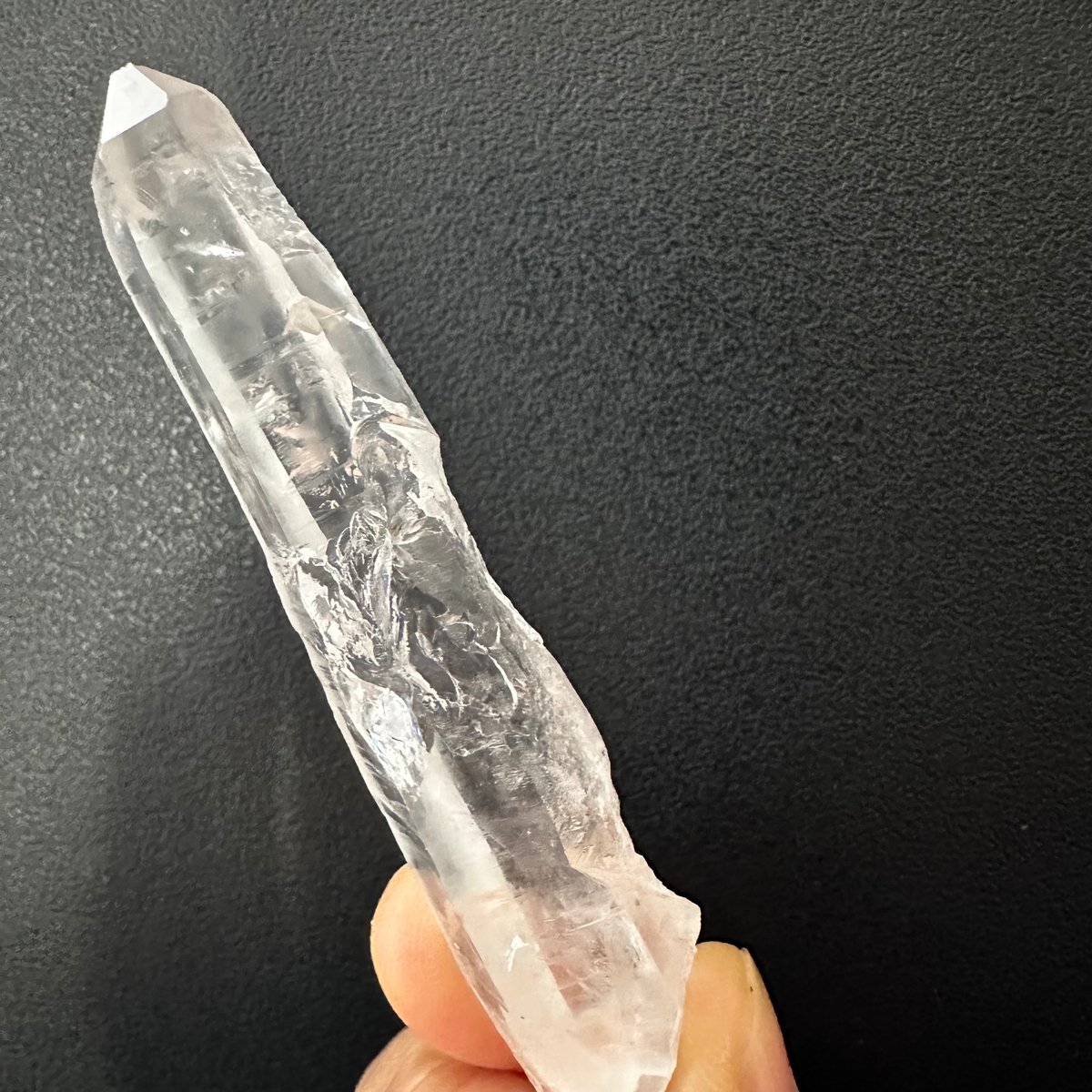 ライトニングクォーツ(雷水晶)・ポイントNo. 1(レインボー) ライトニングクォーツ(雷水晶)・ポイントNo. 1(レインボー)