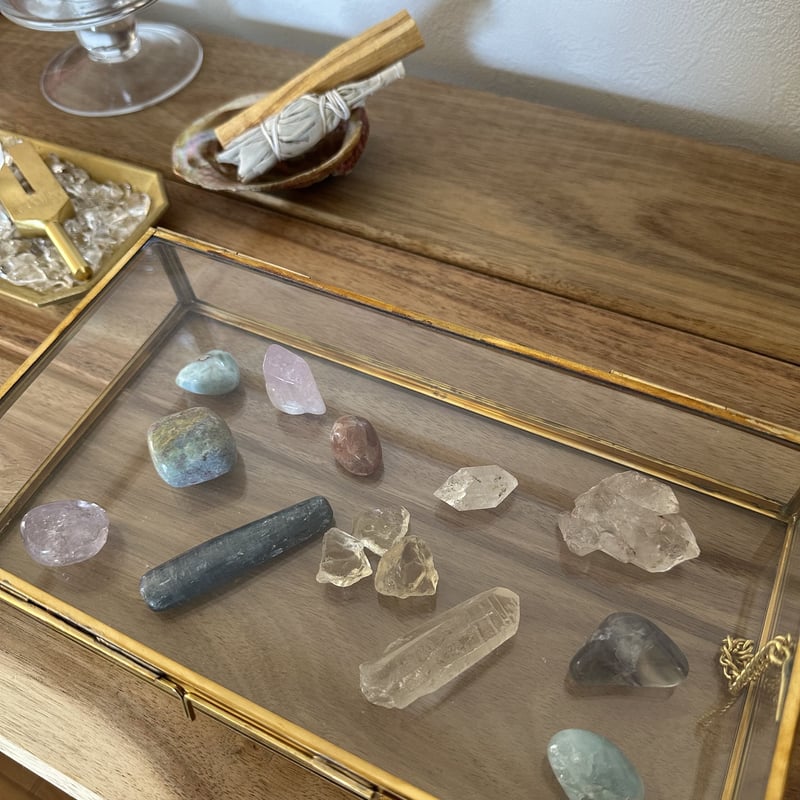 フェアトレードのガラスショーケース | Native Stellar Alchemy