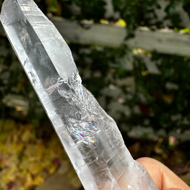 ライトニングクォーツ（雷水晶）・ポイントNo. 1（レインボー