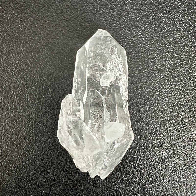 ライトニングクォーツ（雷水晶）・ポイントNo.5 | Native Stellar Alchemy