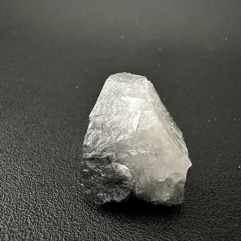ザギ水晶　ザギマウンテンクォーツ　750g ザギマウンテンクォーツ アストロフィライト針状結晶、グランド