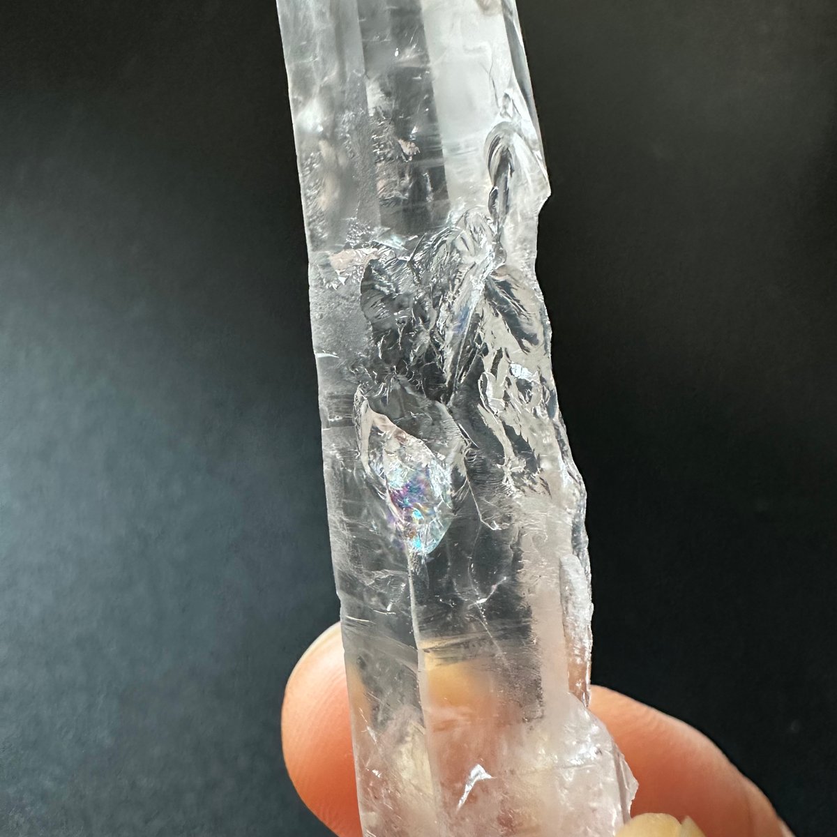 ライトニングクォーツ(雷水晶)・ポイントNo. 1(レインボー) ライトニングクォーツ(雷水晶)・ポイントNo. 1(レインボー)