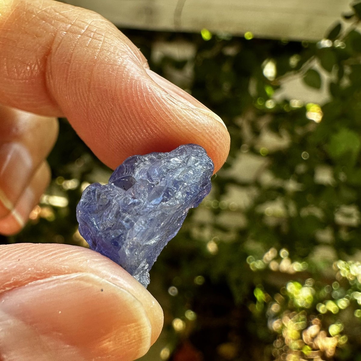 ウルトラレア！光沢あるゾイサイト結晶たち285ct