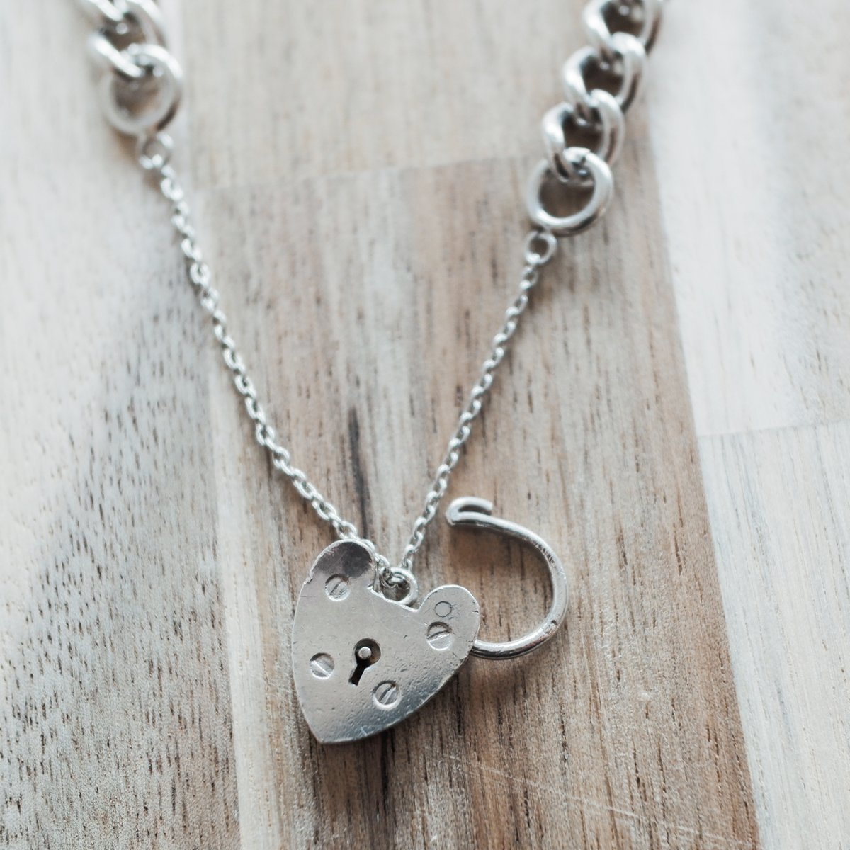 英国製 1968年 ヴィンテージ 】パドロックブレスレット 南京錠 ホール