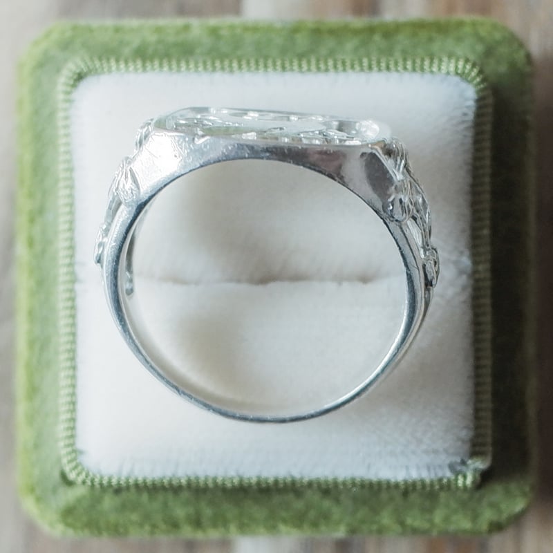 希少　ヴィンテージ　リングアンティーク　シルバー　WWⅡ シグネット　リング 英国製1962年ヴィンテージ スターリングシルバーの存在感あるリング