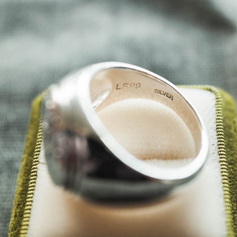 シルバー エングレーブド シグネットリング 18号 ビンテージ ヴィンテージ メンズリング 18号 シルバーカラー Signet Ring - メルカリ
