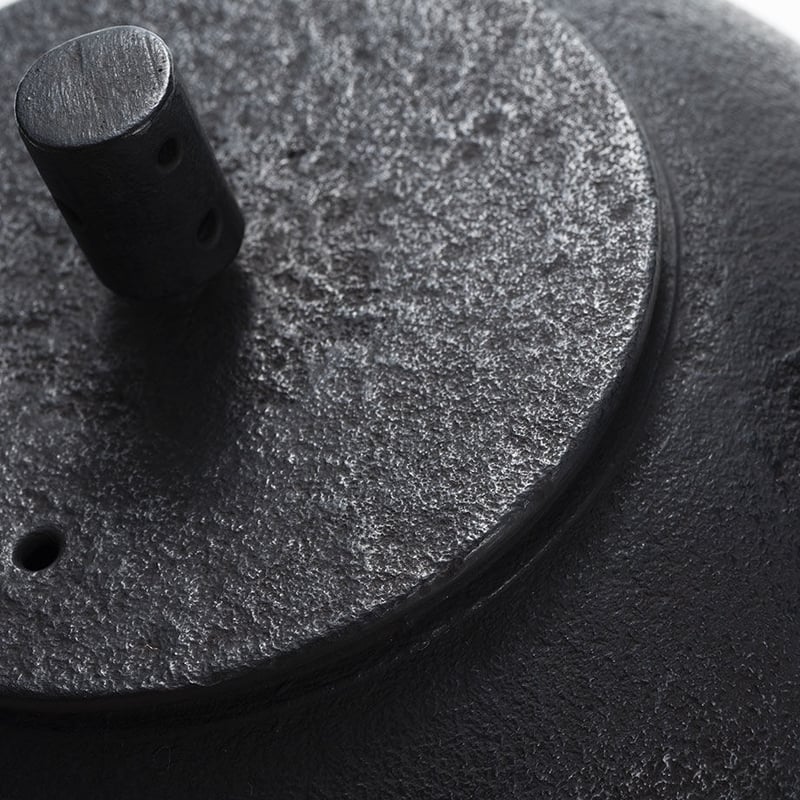 高橋大益さん（鉄瓶工房髙橋）の鉄薬缶 黒丸 019 | くらしかONLINE STORE