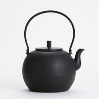 高橋大益さん（鉄瓶工房髙橋）のまるっこ鉄瓶 019 | くらしかONLINE STORE