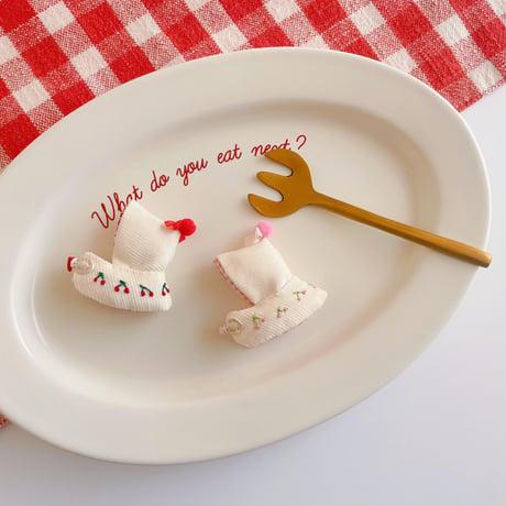 ふわふわポンチョ さくらんぼ刺繍