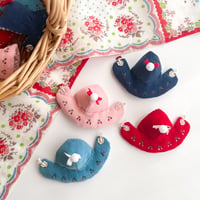 さくらんぼ刺繍入りポンチョ