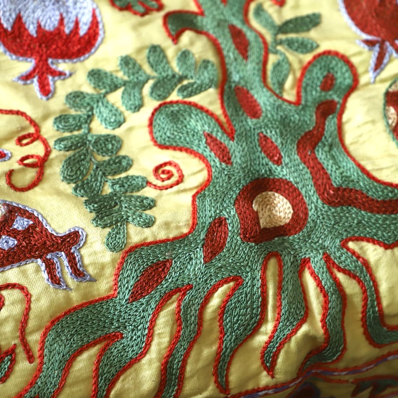 スザニ刺繍ウズベキスタン　シルク　タペストリー・ベッドカバー・マルチカバー ベッドカバーサイズ シルクスザニ 【218×150cm】 | MAYRAM