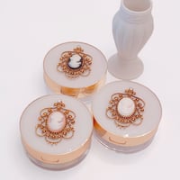 フェイスパウダー容器（パフ付き）