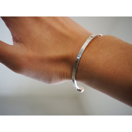 INYENYERI  Ball Bracelet