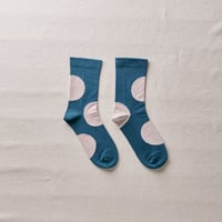 yahae sui | Cotton Rubber Free Asymmetry Dot Socks　Pink