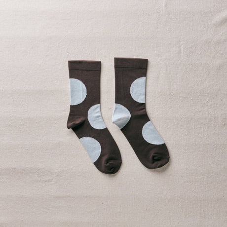 yahae sui | Cotton Rubber Free Asymmetry Dot Socks　Pale Blue