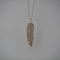 INYENYERI  Leaf-shaped Necklace