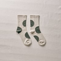 yahae sui | Cotton Rubber Free Asymmetry Dot Socks　Khaki