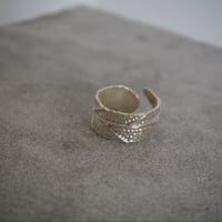 INYENYERI  Leaf Vein Ring