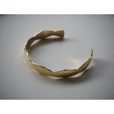 INYENYERI  Zigzag Hummering Bracelet