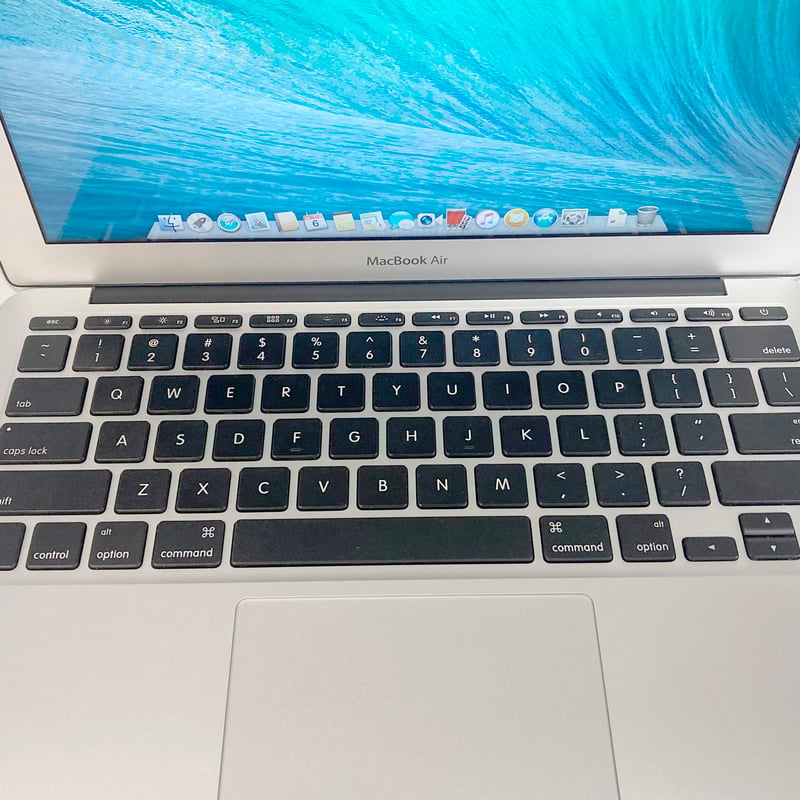 美品 Macbook Air early2014 11インチ 4gbメモリ