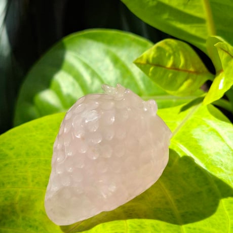 ✨Healing ローズクォーツ🍓 Strawberry Carving