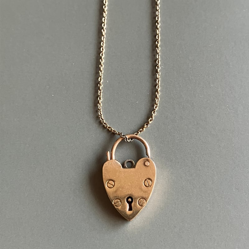 9金 ゴールド ハートパドロック チャーム | LUCK