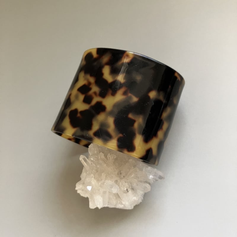 プラスティックべっ甲パターン バングル | LUCK