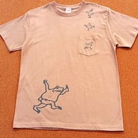 鳥獣戯画アクロバットカエル　ポケット付きTシャツ　M〜Lサイズ　スモーキーピンク　現品限り