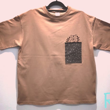 コーギーカップ　ポケット付きTシャツ