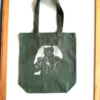 ロウソクに火を灯す少猫　トートバッグ