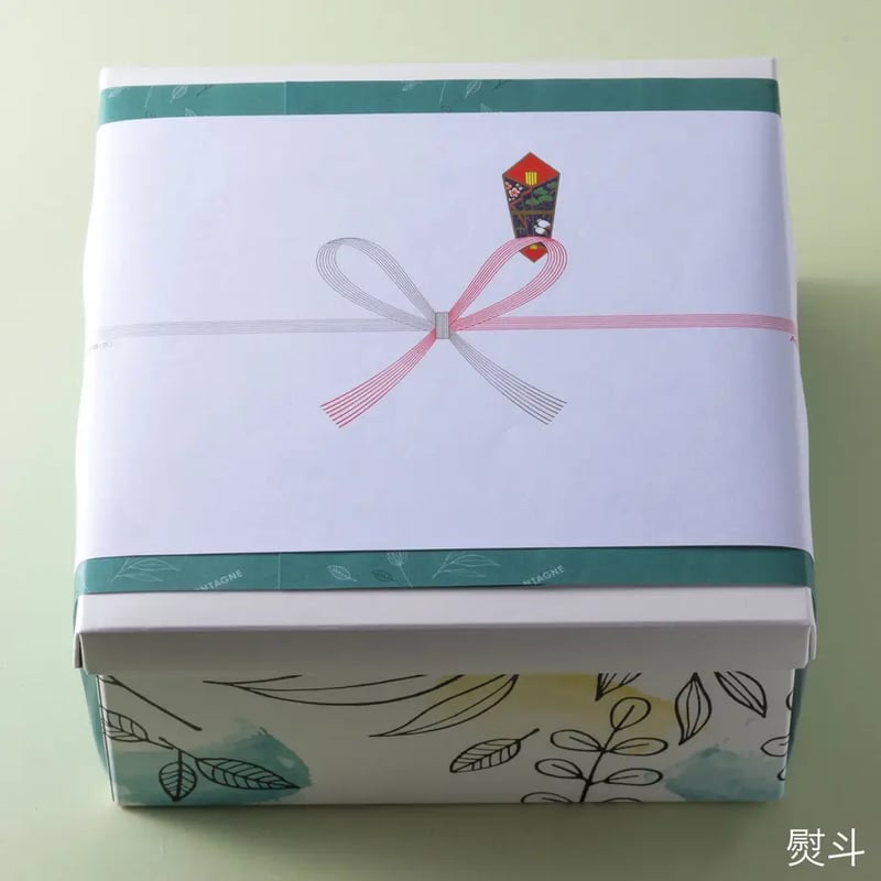 贅沢桃のパンナコッタ | エレ・モンターニュ オンラインショプ