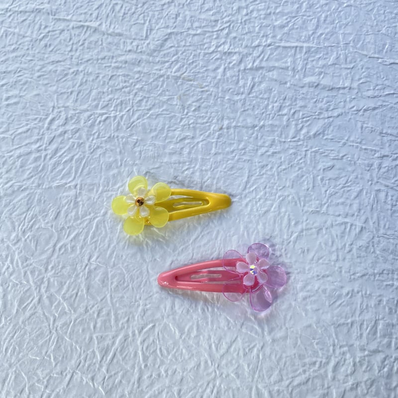 レジンでできたクリアカラーのお花パッチンピン | Handmade accessory