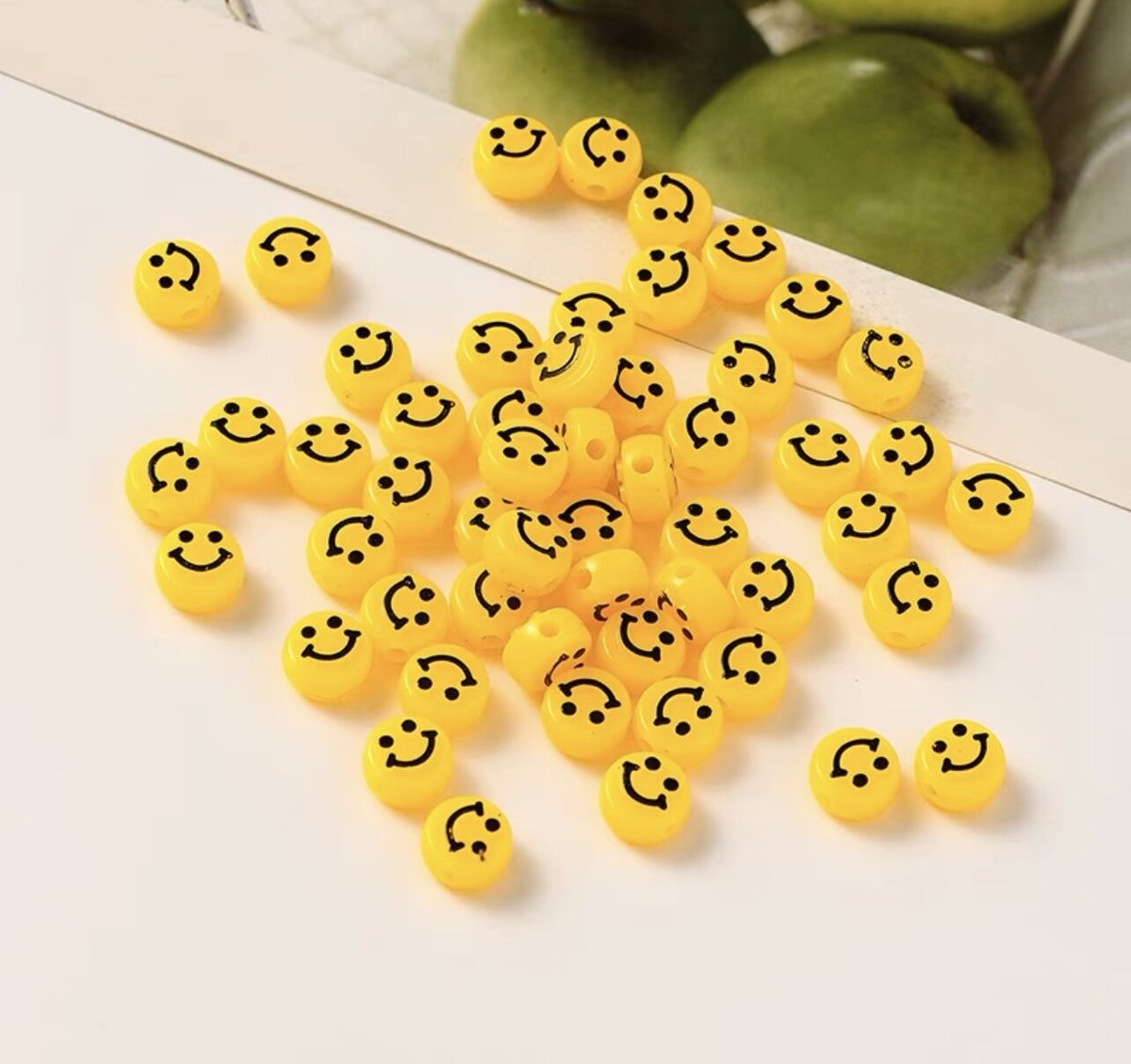 にゃんにゃん様専用。手染めビーズの可愛いパーツ48ペア