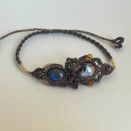 ヤオシケプカムイのブレスレット(糸縁神縁)
